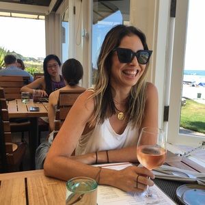 Meet your Posher, Marisa